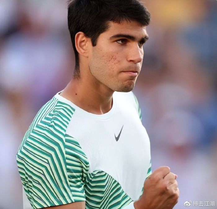 球场上令人 球场上令人